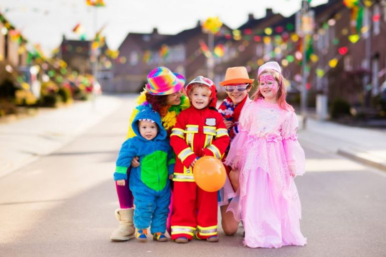 Arriva il Carnevale!! Origini, Curiosità e Vestiti più Trendy per Bambini