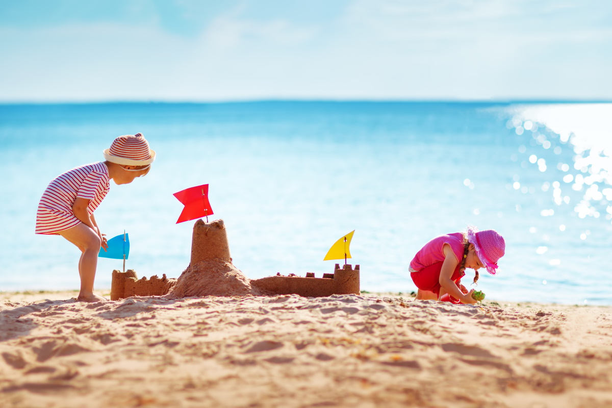 Bambini-Sabbia ed infezioni. Consigli per vacanze senza Rischi.